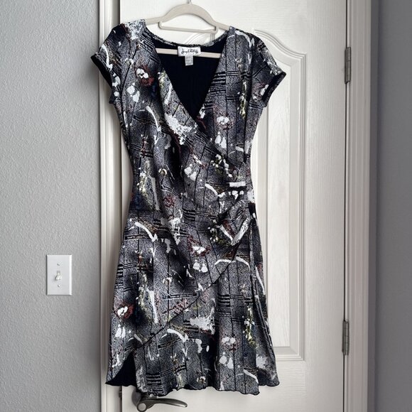 Joseph Ribkoff Dresses & Skirts - Joseph Ribkoff Newspaper Splash Black White Short Sleeve Faux Wrap Dress Size 8
